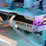 Card đồ họa NVIDIA GeForce RTX bên trong một bộ PC gaming mạnh mẽ, minh họa khả năng xử lý đồ họa cao cho trải nghiệm chơi game 4K.
