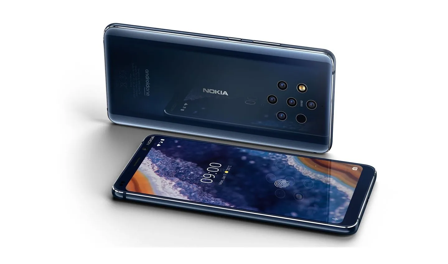 Cụm 5 camera &quot;độc nhất vô nhị&quot; ở mặt lưng của Nokia 9 PureView.