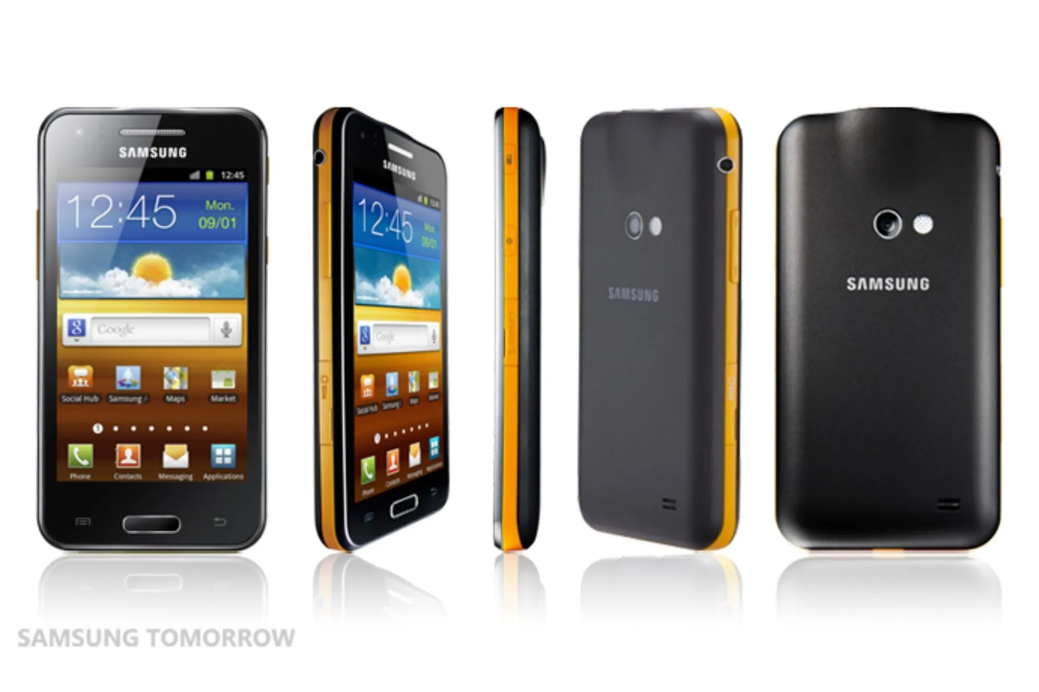 Điện thoại Samsung Galaxy Beam trình chiếu hình ảnh lên tường từ máy chiếu mini tích hợp