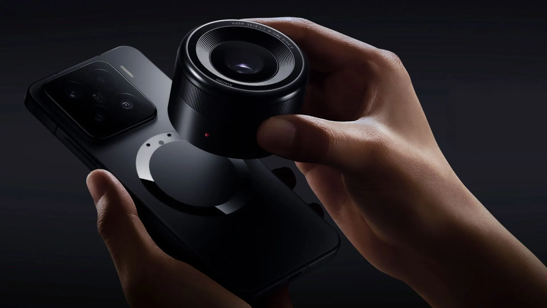 Điện thoại Xiaomi với hệ thống ống kính camera từ tính có thể hoán đổi