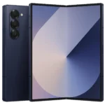 Galaxy Z Fold 6 mở ra hiển thị hai màn hình khác nhau