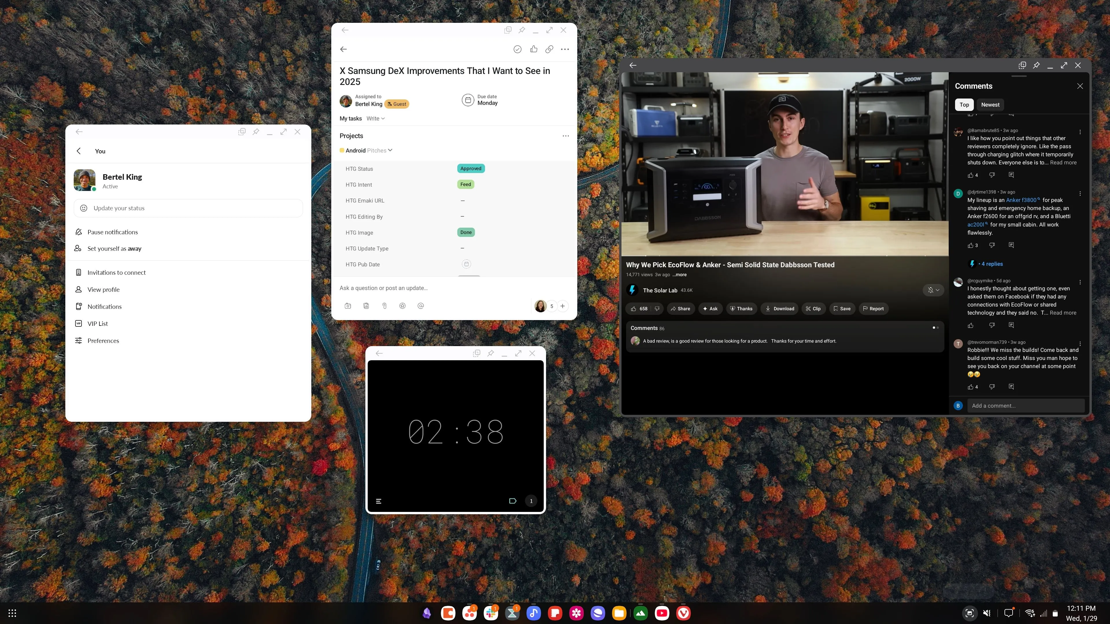 Giao diện desktop Samsung DeX với nhiều ứng dụng đang mở trên màn hình độ phân giải 4K.