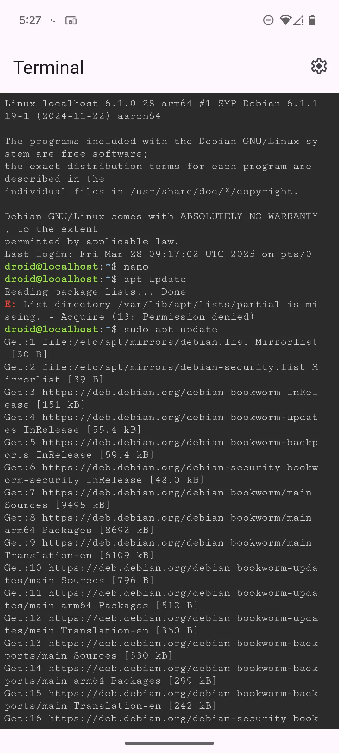 Kiểm tra các bản cập nhật bằng lệnh APT trong ứng dụng Terminal Linux trên Google Pixel 6