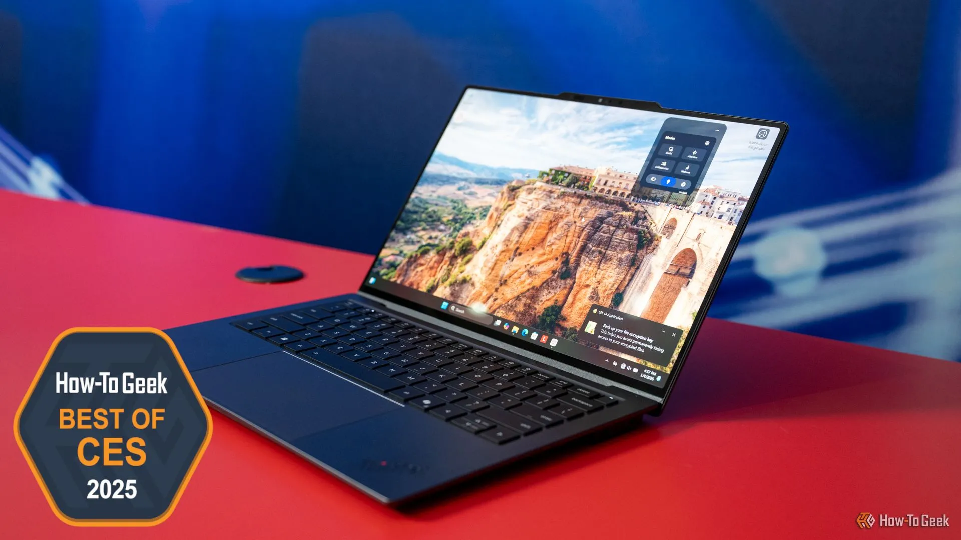 Laptop Lenovo ThinkPad X9 Series Aura Edition với màn hình OLED sắc nét tại CES 2025.