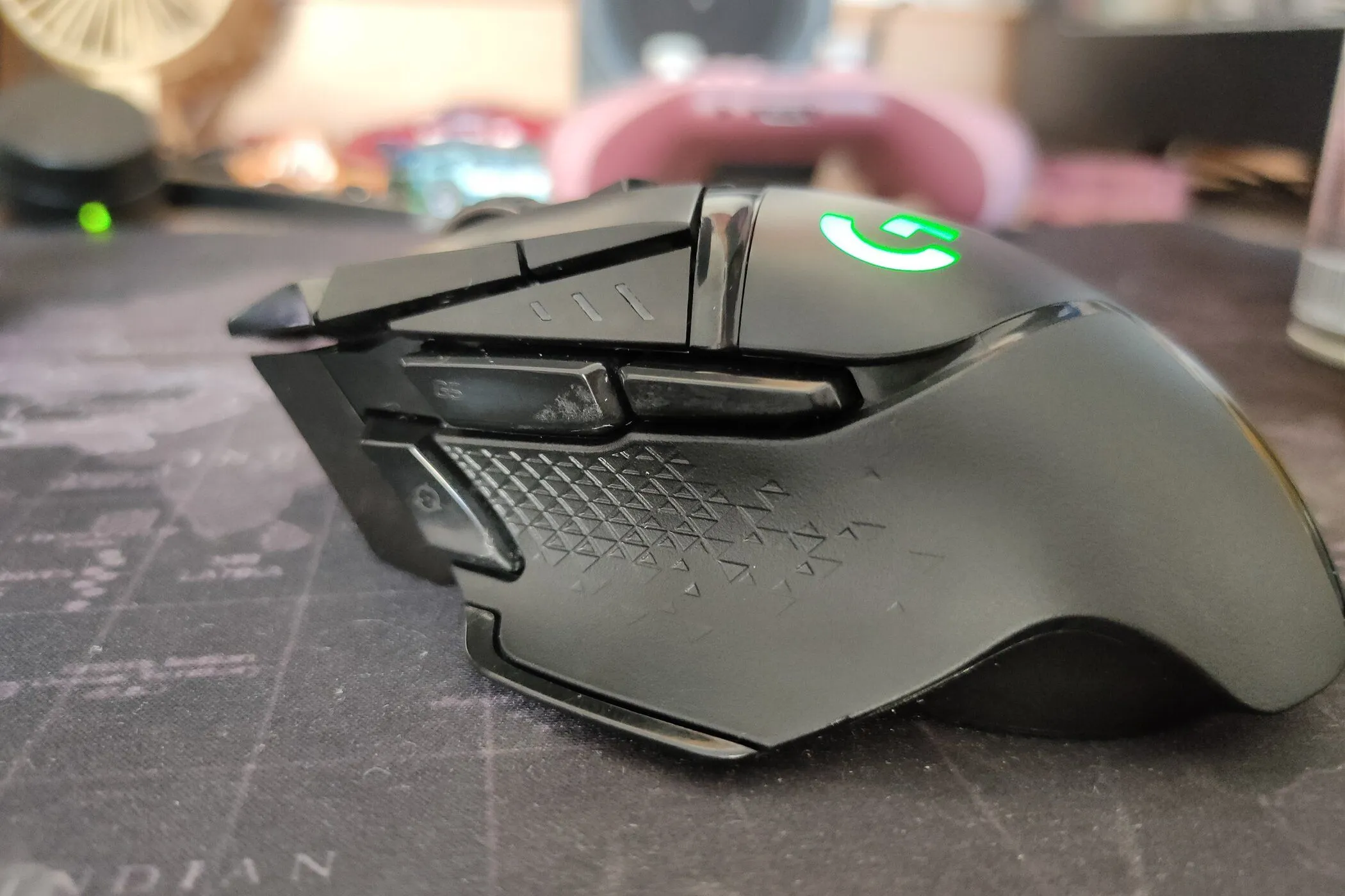Mẫu chuột Logitech G502 Lightspeed được đánh giá cao về độ bền