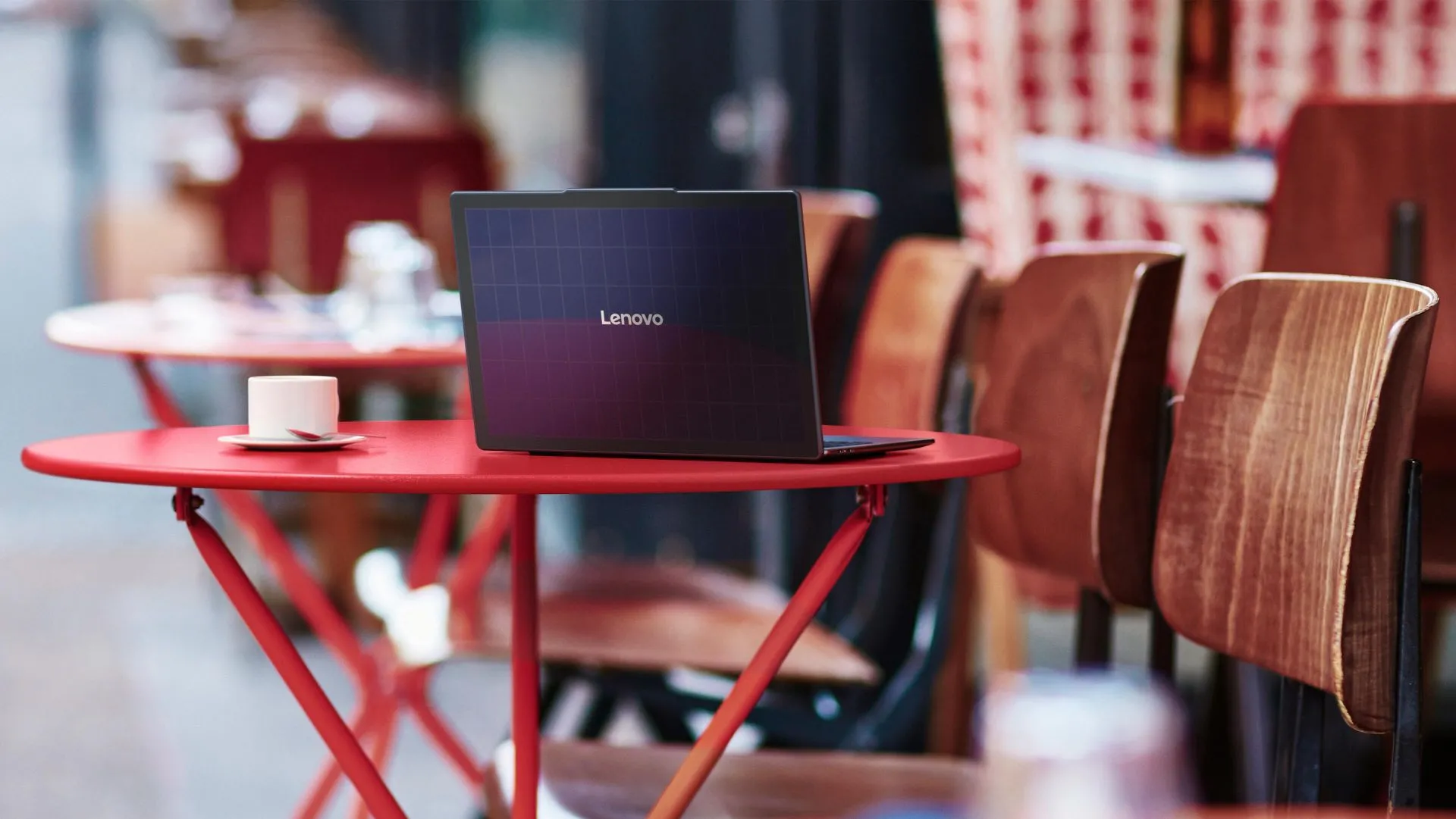 Mẫu laptop Lenovo Yoga Concept với tấm pin năng lượng mặt trời tích hợp