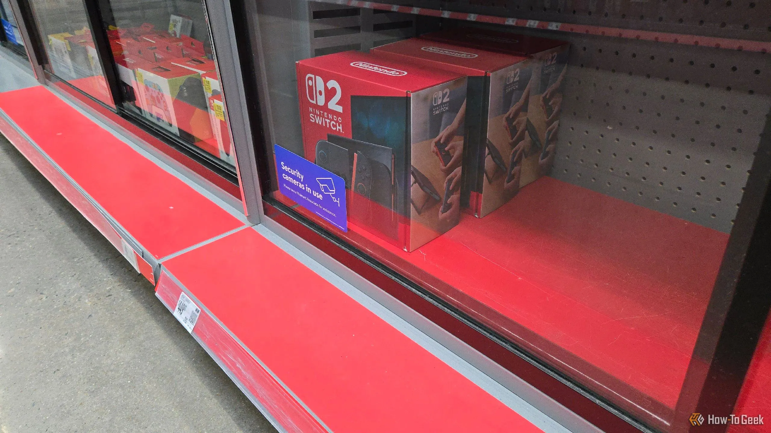 Máy chơi game Nintendo Switch 2 còn hàng trên kệ cửa hàng Walmart ở vùng nông thôn