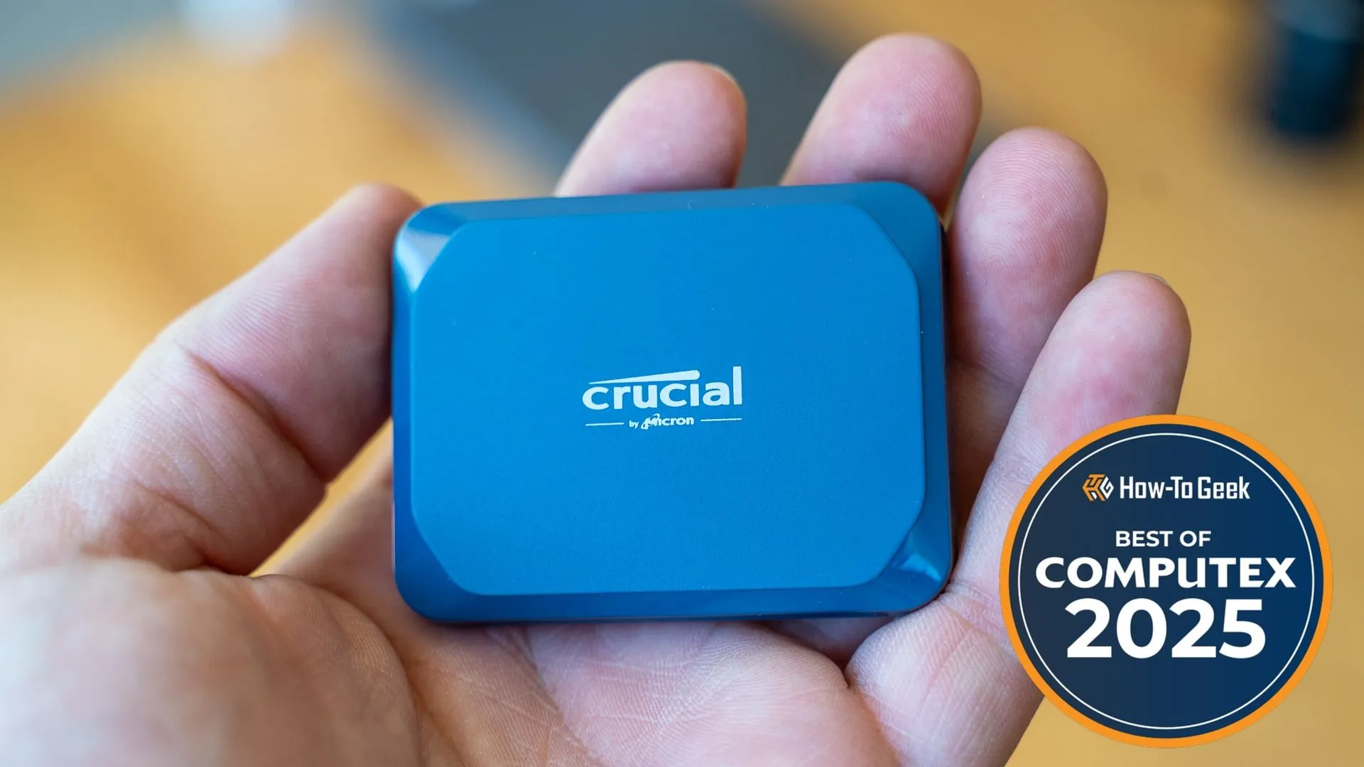 Ổ cứng SSD di động Crucial X10 nhỏ gọn trong lòng bàn tay