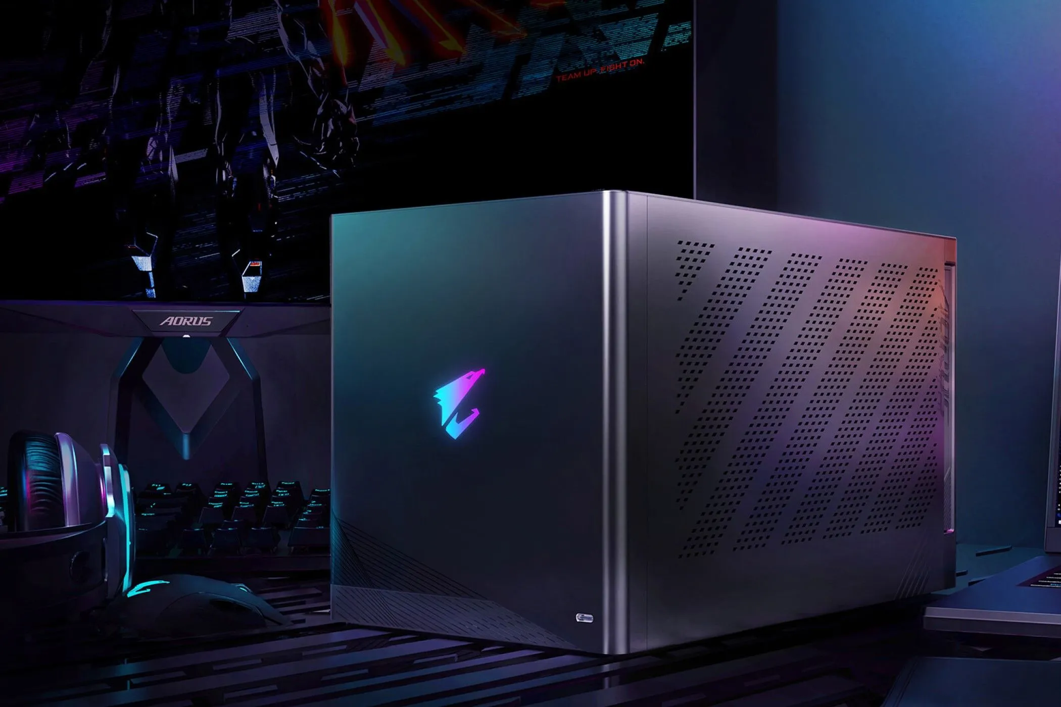 Thiết bị GIGABYTE AORUS Gaming Box tích hợp RTX 4090, một eGPU kích thước lớn chứa GPU desktop, đặt trên bàn.