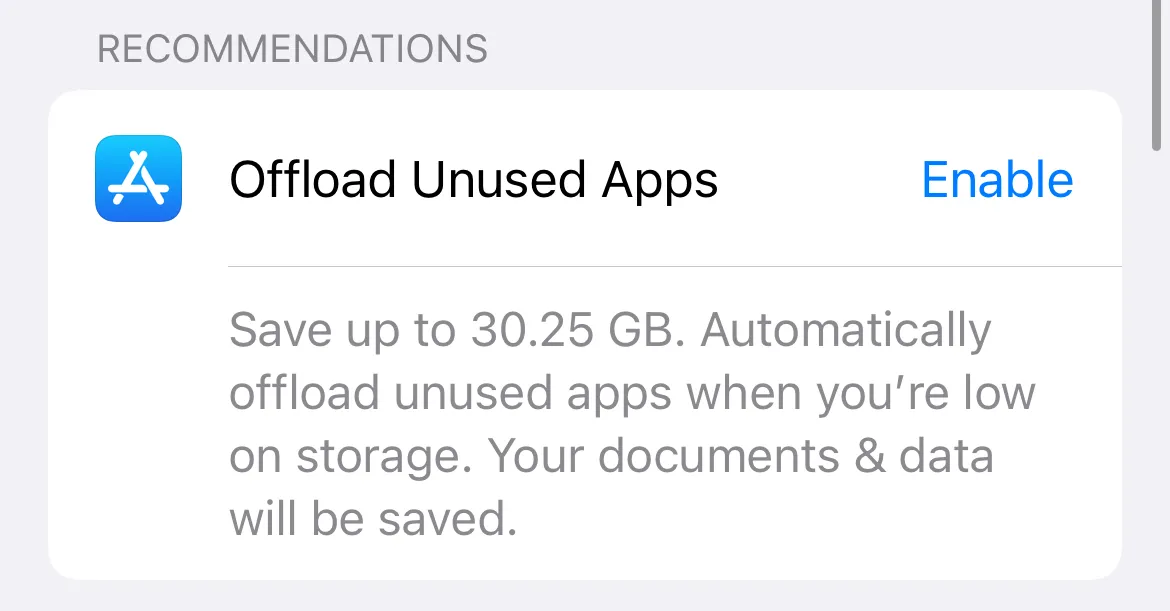 Tùy chọn &quot;Gỡ bỏ ứng dụng không dùng&quot; trong phần cài đặt Dung lượng iPhone giúp giải phóng bộ nhớ.