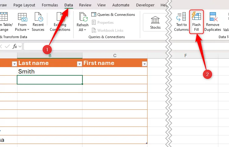 Vị trí công cụ Flash Fill trong tab Data của Excel