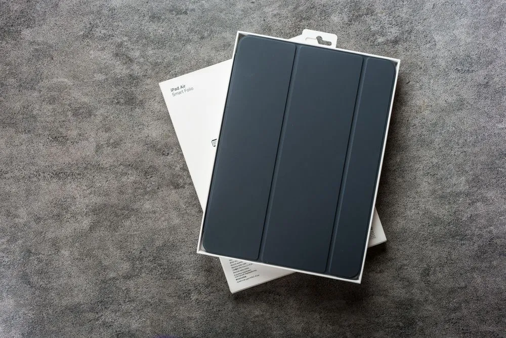 Vỏ iPad Smart Folio trong hộp