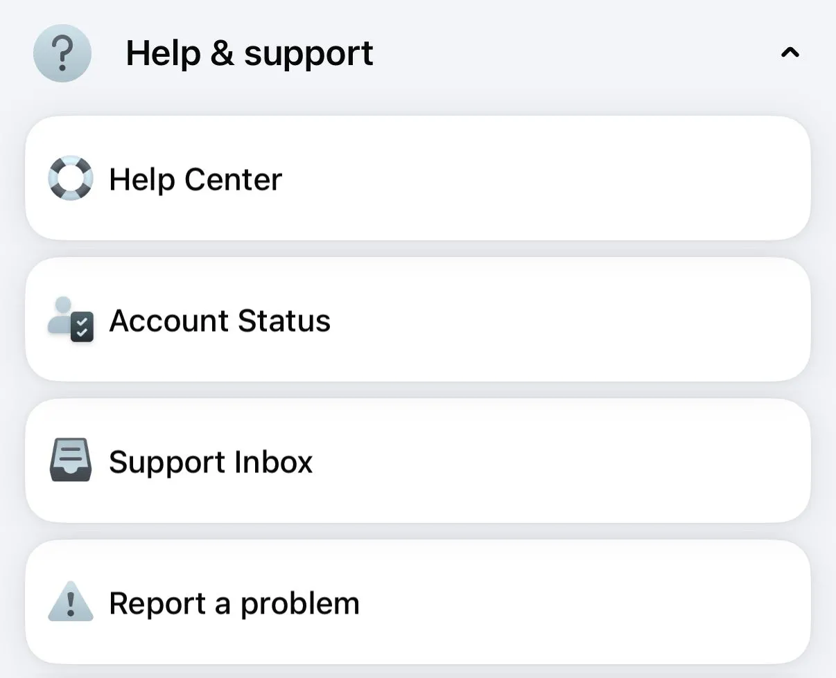Các tùy chọn hỗ trợ trong menu Trợ giúp và Hỗ trợ của ứng dụng Facebook trên iOS, bao gồm Trung tâm trợ giúp