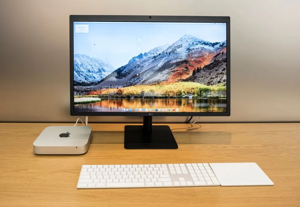Cửa hàng Apple ở Hồng Kông với màn hình trưng bày Mac Mini 2018