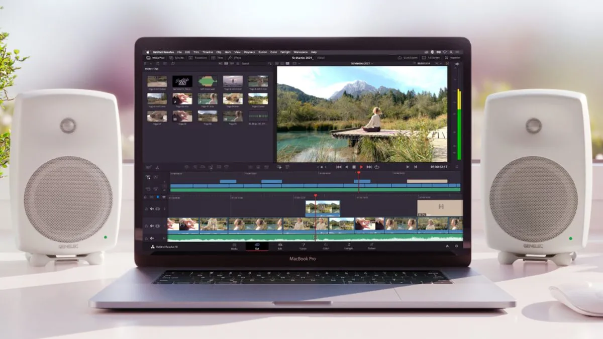 DaVinci Resolve chạy trên MacBook Pro, minh họa phần mềm chỉnh sửa video chuyên nghiệp