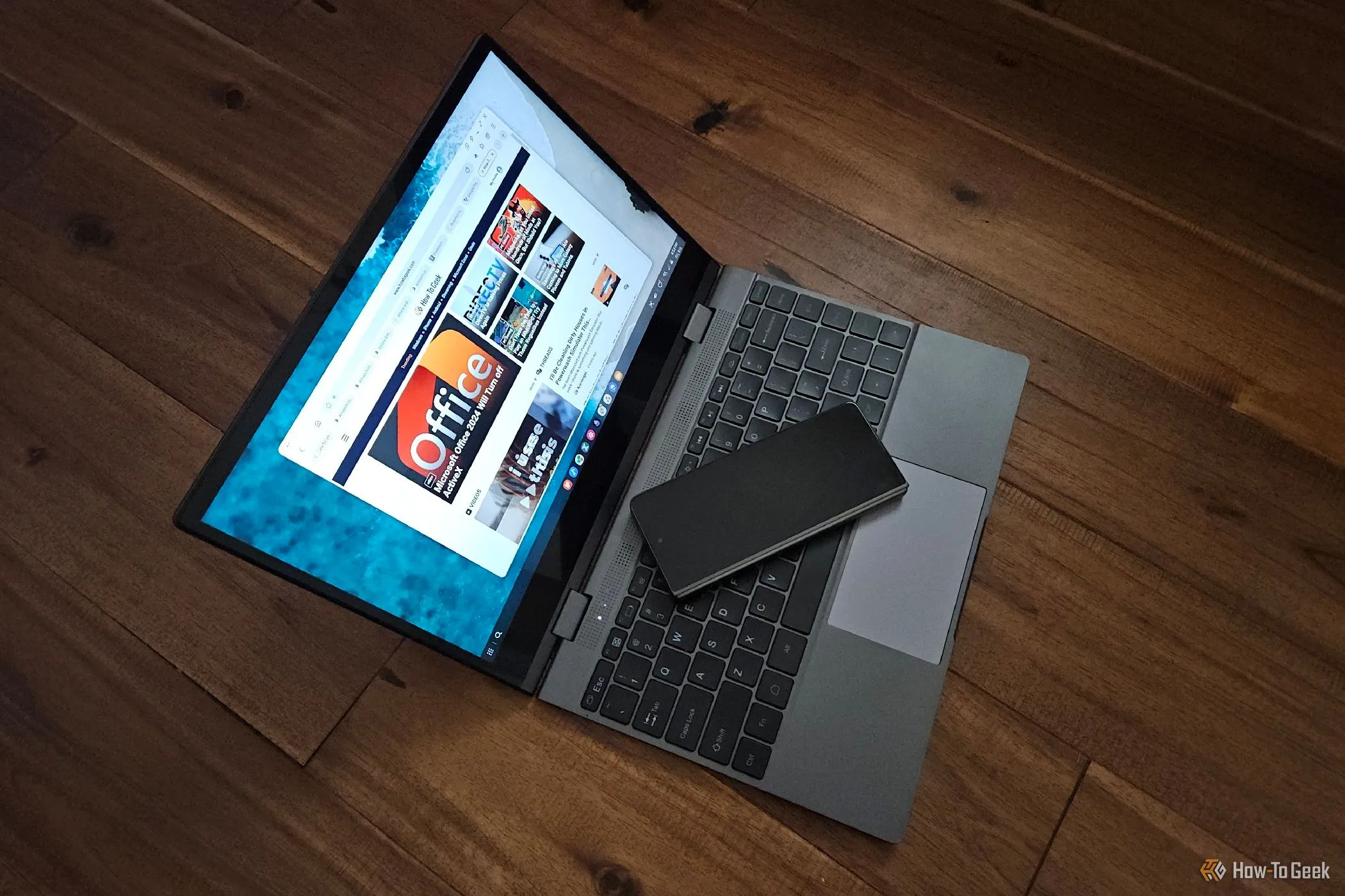 Điện thoại Samsung Galaxy Z Fold 5 kết nối không dây với lapdock uPerfect