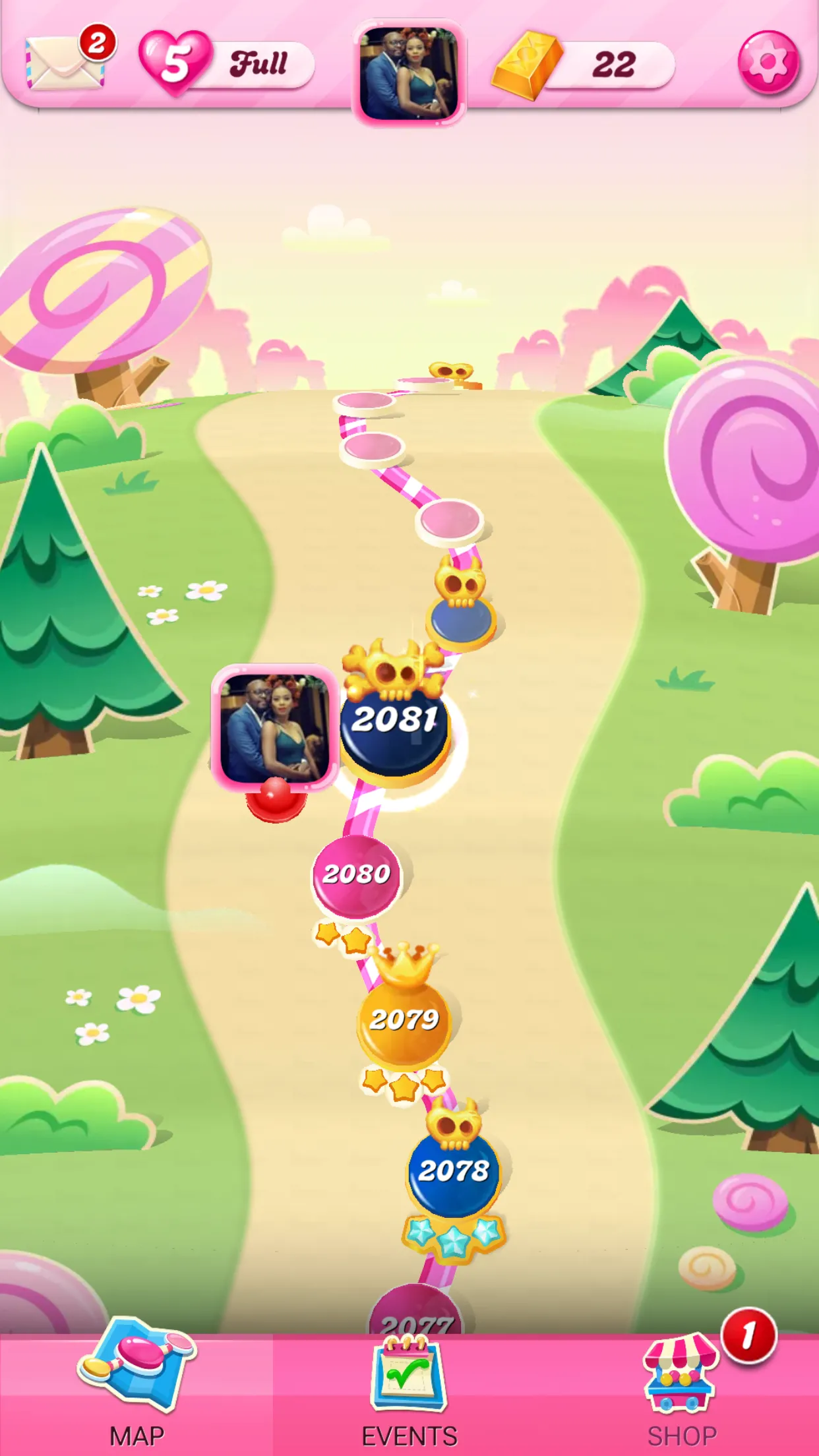 Giao diện bản đồ game Candy Crush Saga trên iPhone