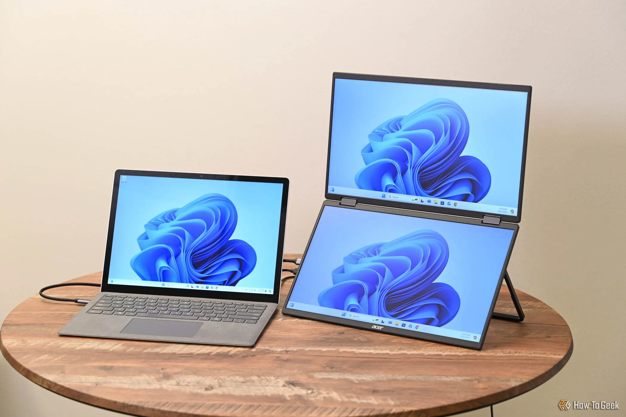 Giao diện Windows 11 với menu cài đặt tỷ lệ hiển thị DPI trên màn hình 4K