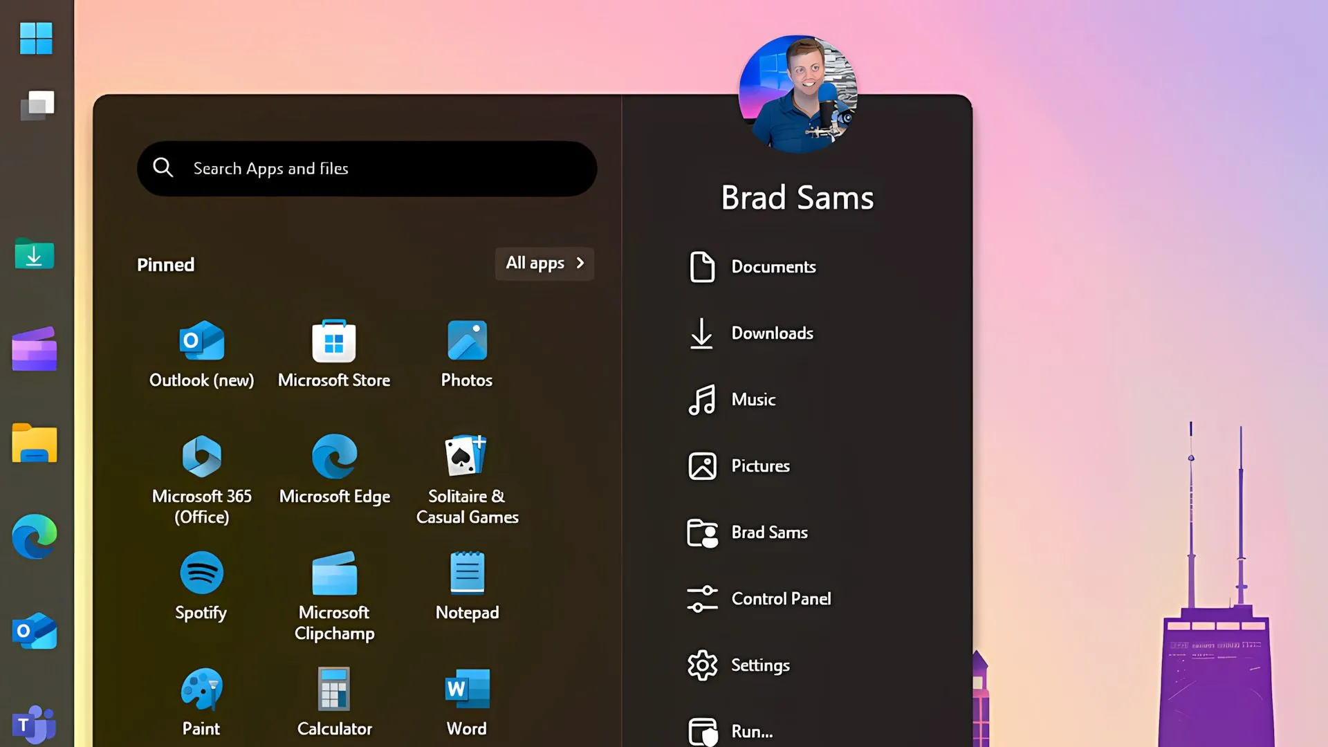 Giao diện Windows 11 với thanh taskbar được di chuyển sang cạnh bên nhờ phần mềm Start11, hiển thị các icon ứng dụng