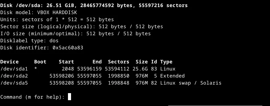 Lệnh fdisk hiển thị bảng phân vùng ổ cứng trong terminal Linux