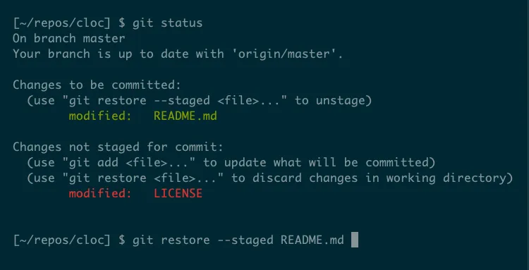 Lệnh &quot;git restore --staged&quot; sử dụng Tab Completion để tự động hoàn thành tên tệp duy nhất có thể khôi phục.