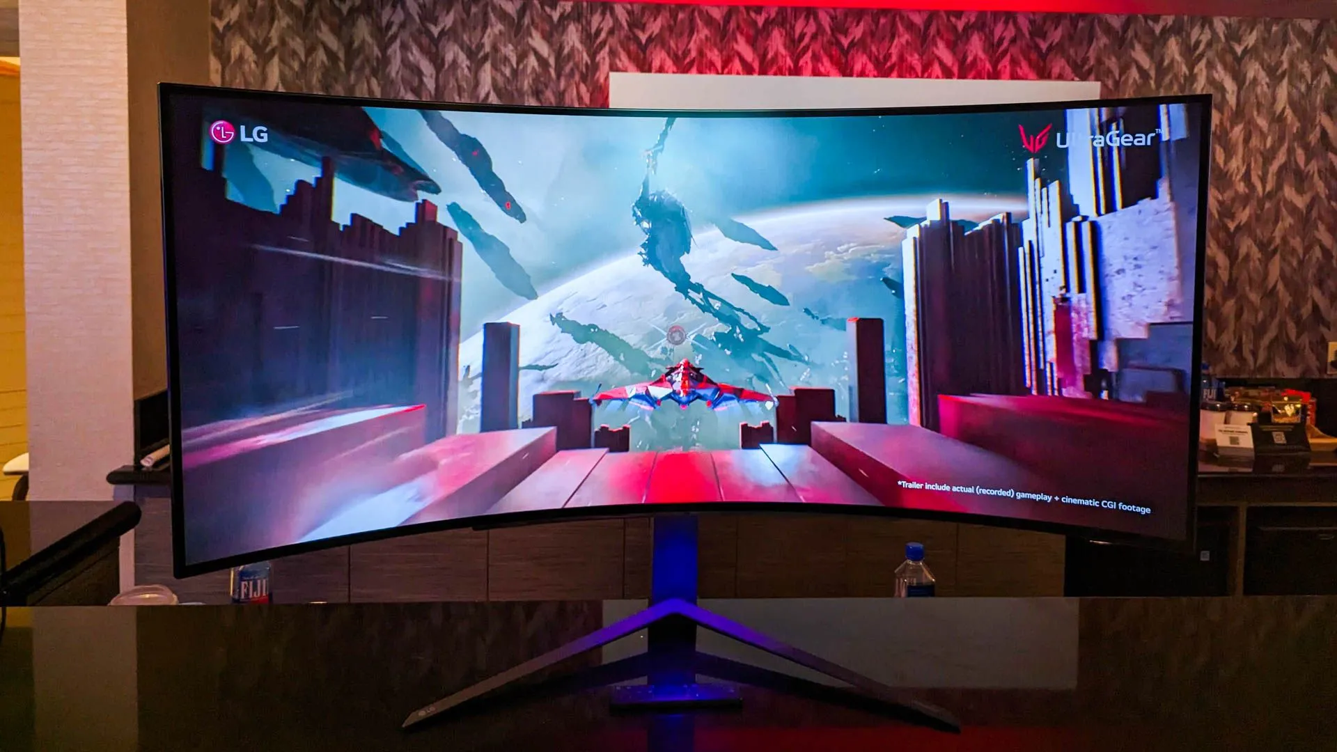 Màn hình chơi game LG UltraGear cong, thể hiện sự tiến bộ đồ họa so với các bản demo cũ