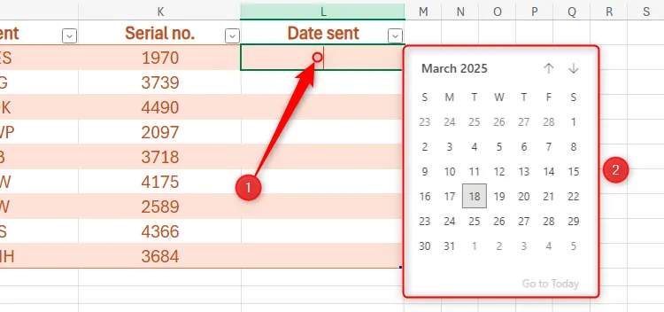 Một ô được kích hoạt trong Excel cho web hiển thị công cụ chọn ngày (Date Picker).