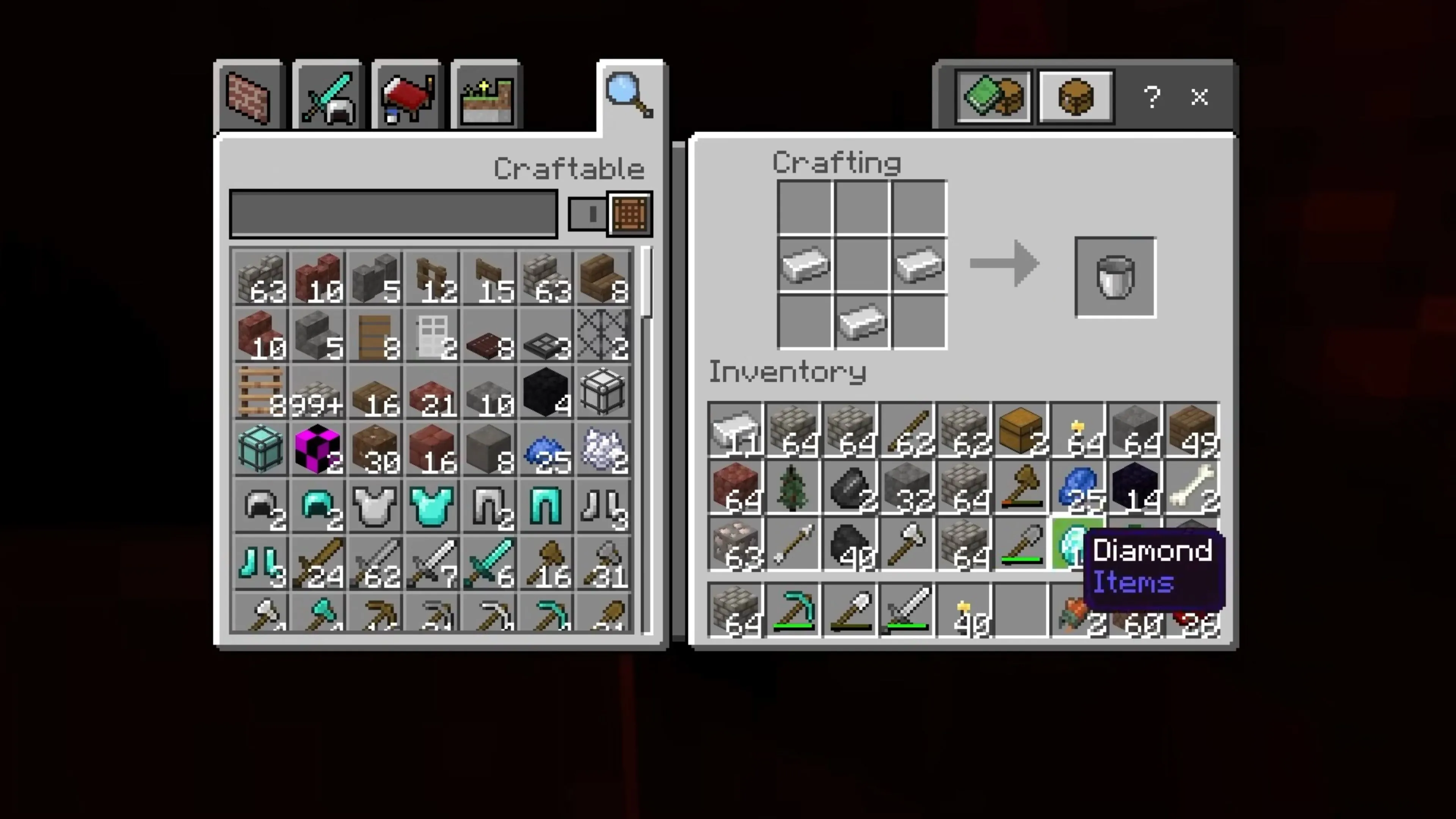 Người chơi khám phá một khu rừng xanh tươi với các loài động vật trong Minecraft