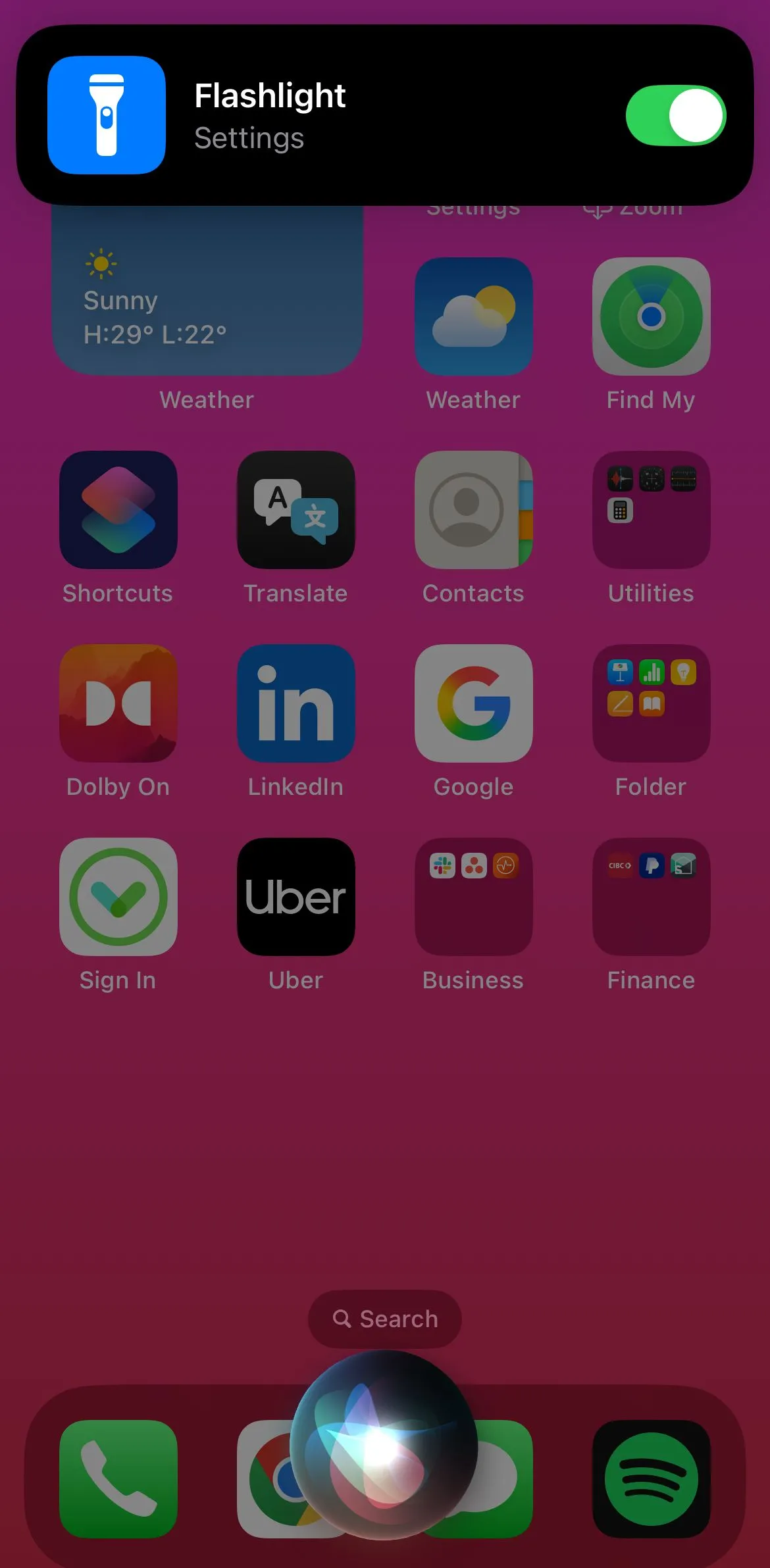 Siri phản hồi lệnh 'Lumos' để bật đèn pin trên iPhone.