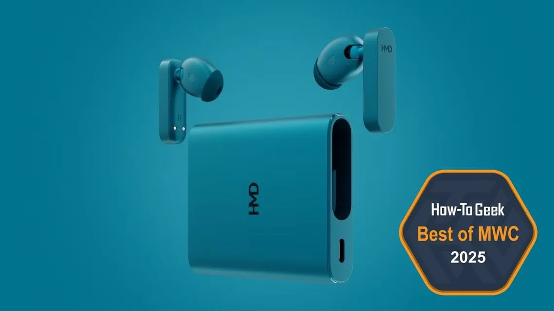 Tai nghe HMD Amped Buds màu xanh dương với tính năng sạc ngược độc đáo.