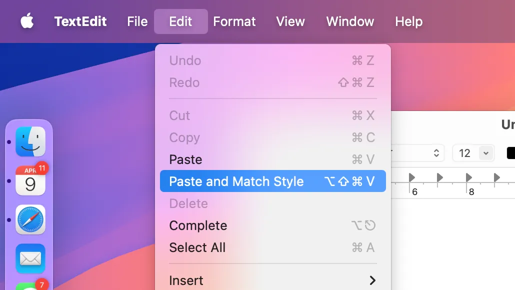 Tính năng &quot;Dán và khớp định dạng&quot; trong ứng dụng TextEdit trên macOS.