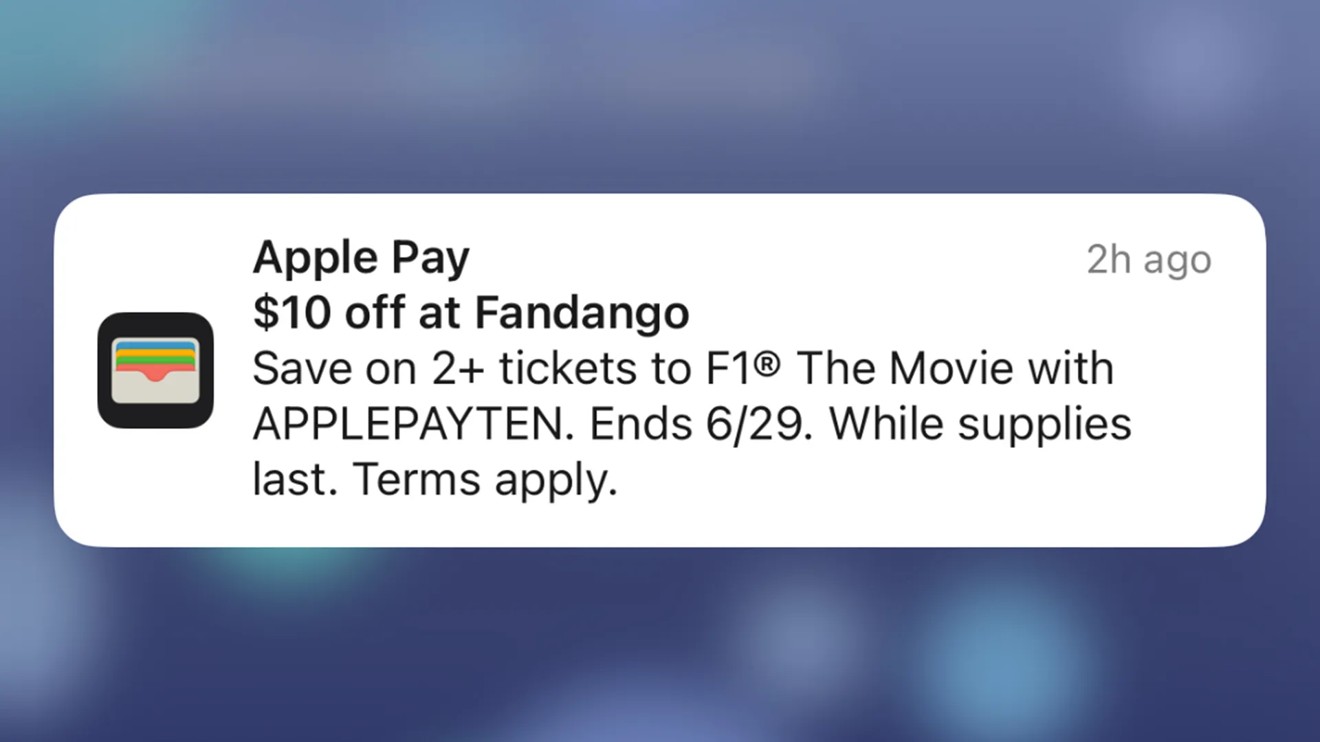 Giao diện Apple Wallet hiển thị thông báo quảng cáo phim F1