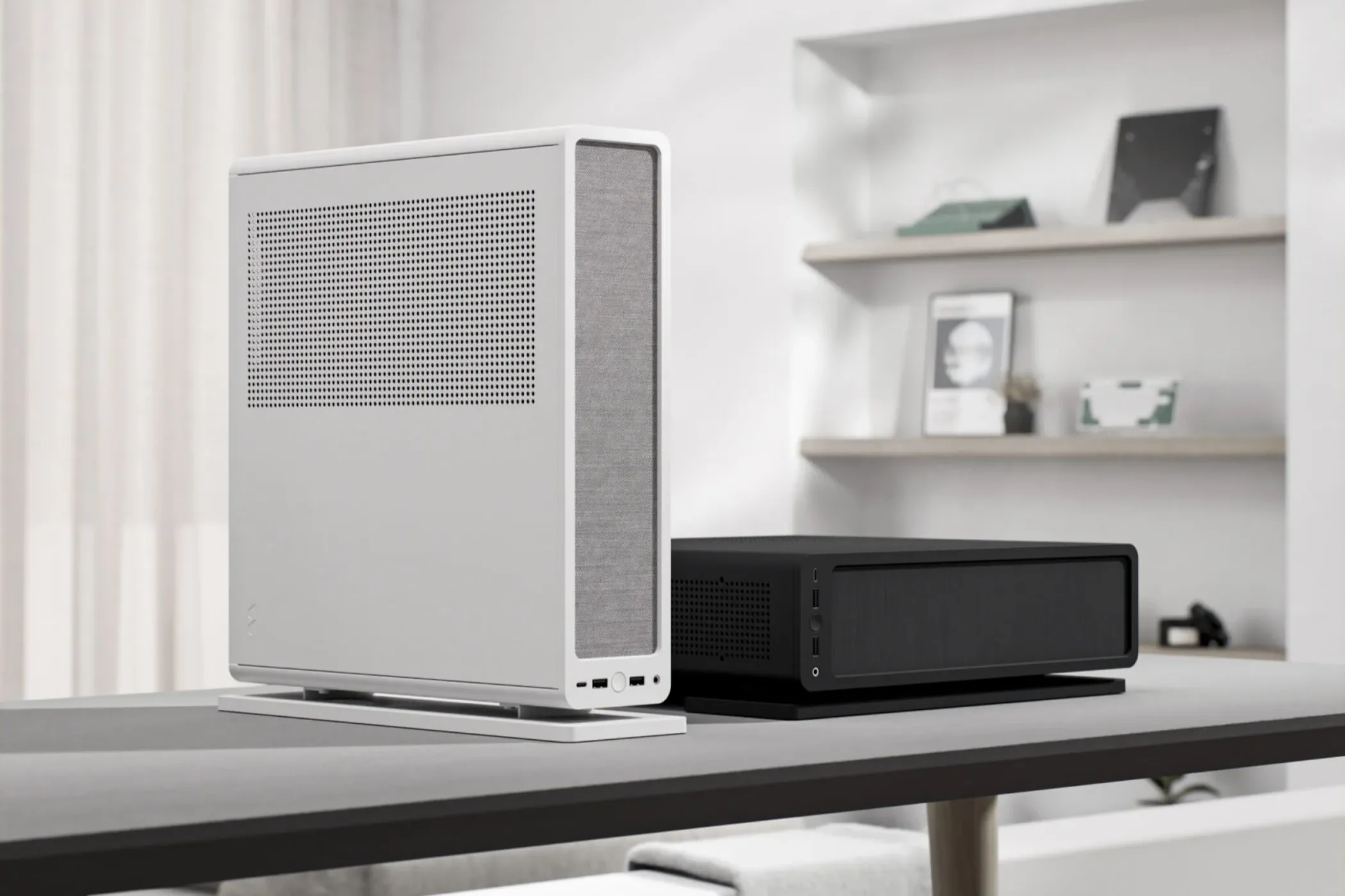 Hai vỏ case Fractal Design Ridge dành cho hệ thống SFF.