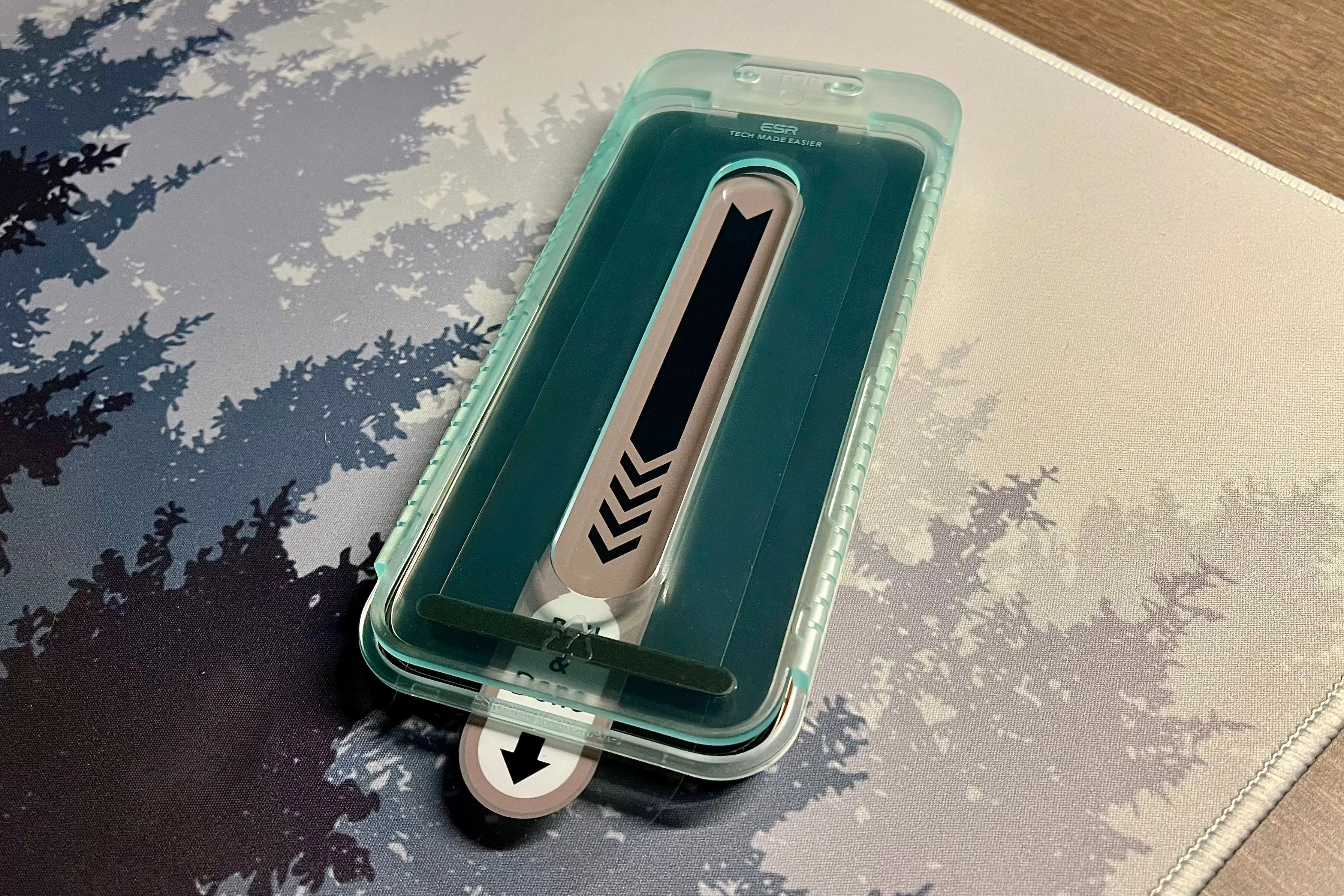 Bộ kit tự động hỗ trợ dán kính cường lực lên iPhone một cách nhanh chóng và không lỗi