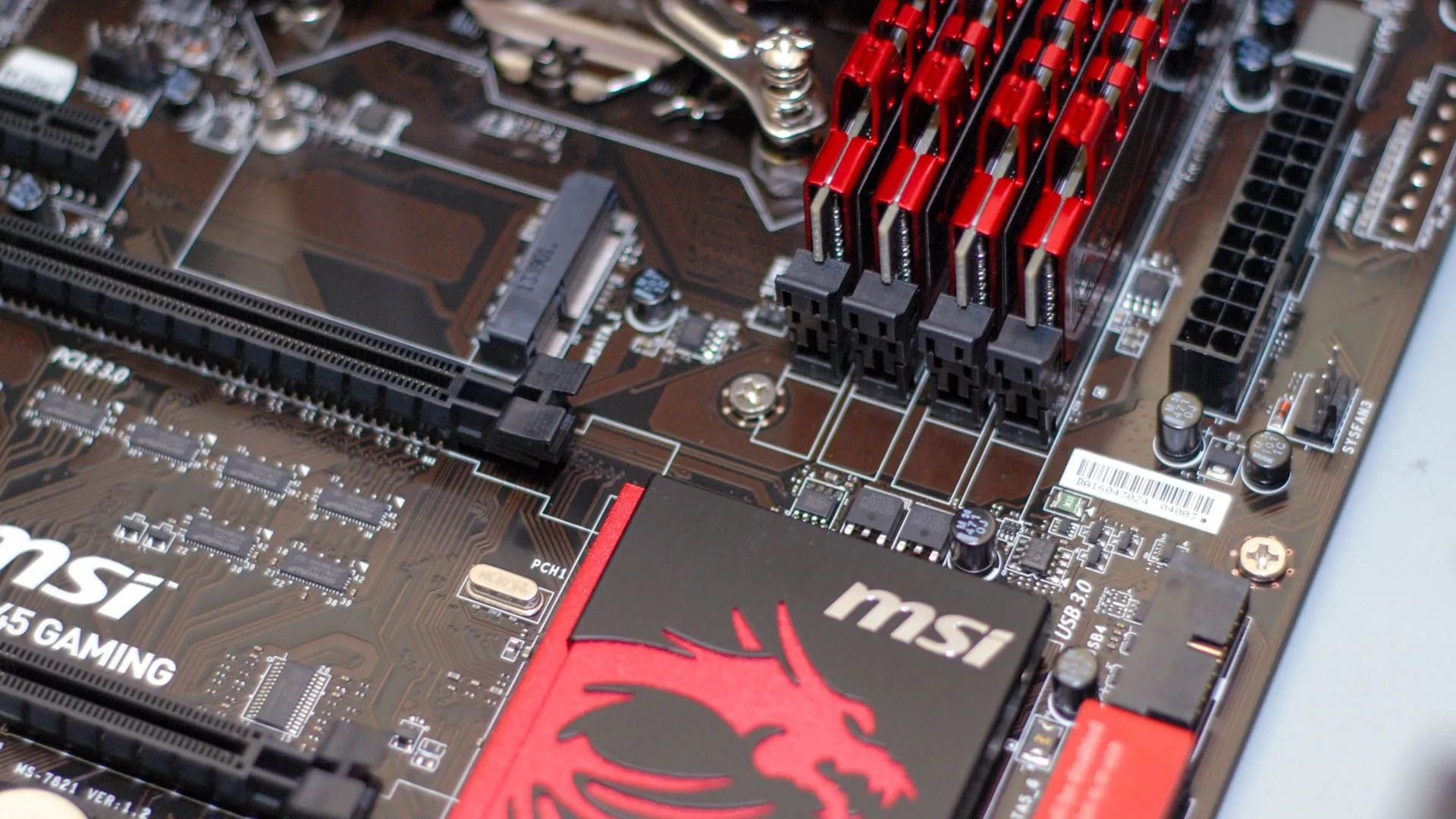 Bo mạch chủ MSI, linh kiện quan trọng quyết định khả năng mở rộng và kết nối của hệ thống NAS