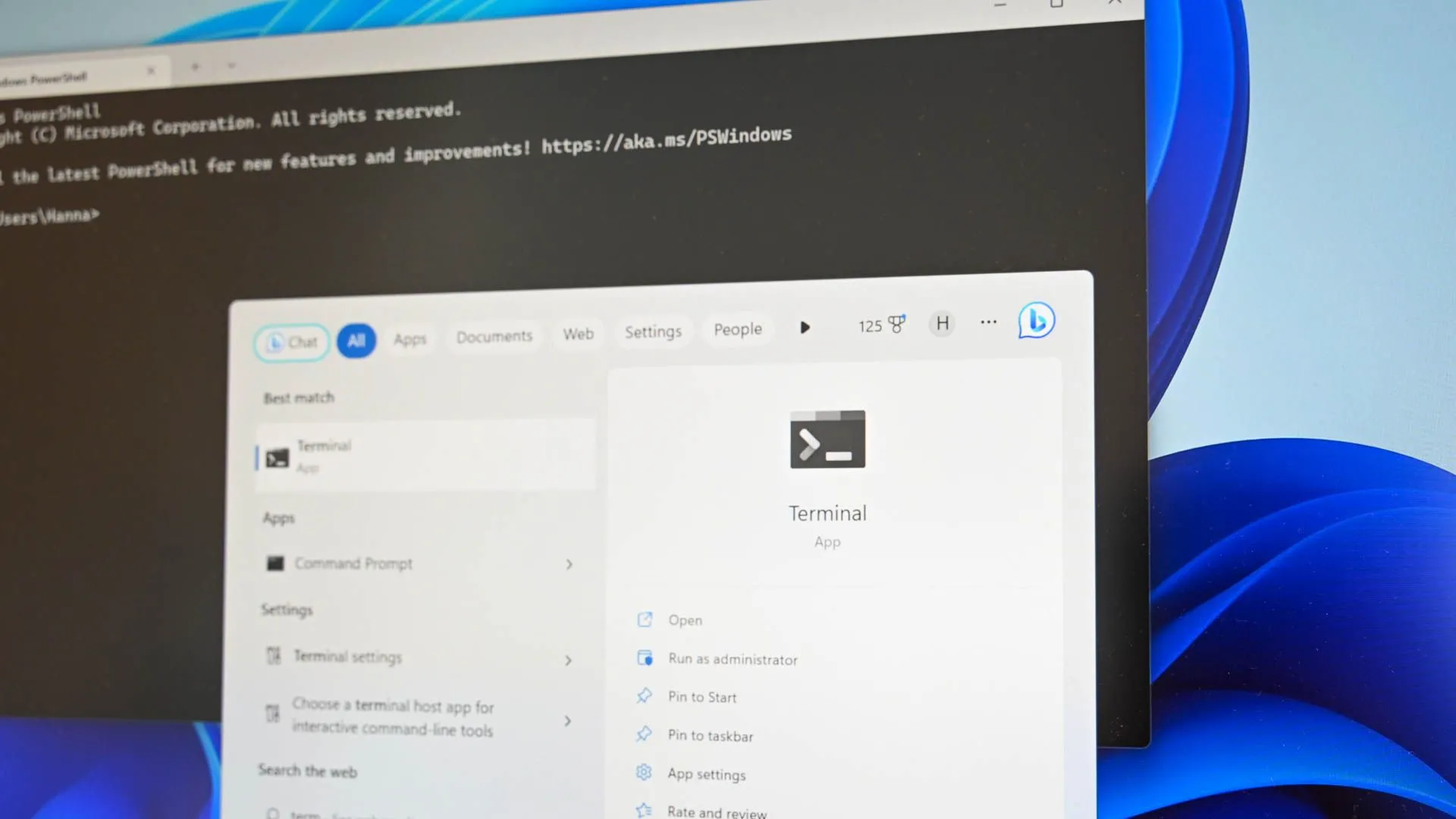 Cửa sổ Windows Terminal minh họa môi trường thực thi các script tự động