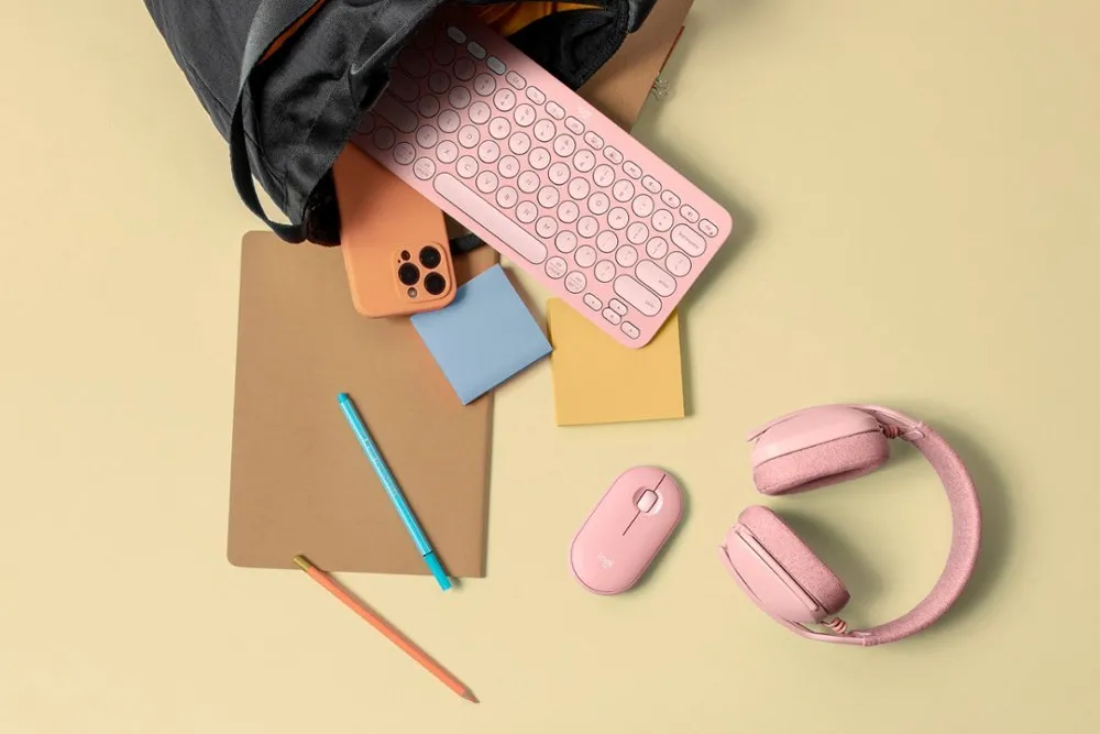 Hình ảnh cận cảnh chuột Logitech Pebble Mouse 2 M350s với thiết kế siêu mỏng và màu sắc đa dạng