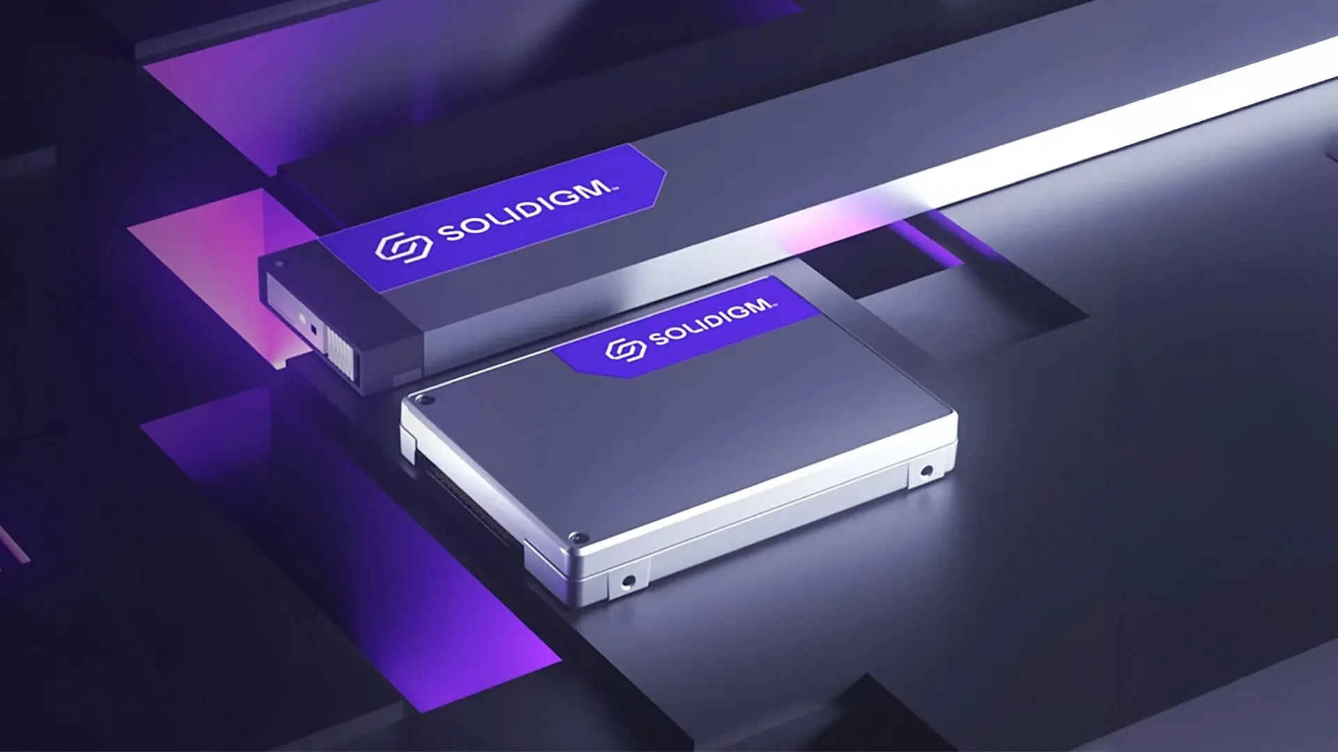 Ổ đĩa SSD Solidigm D5-P5336 dung lượng 122.88TB dành cho trung tâm dữ liệu