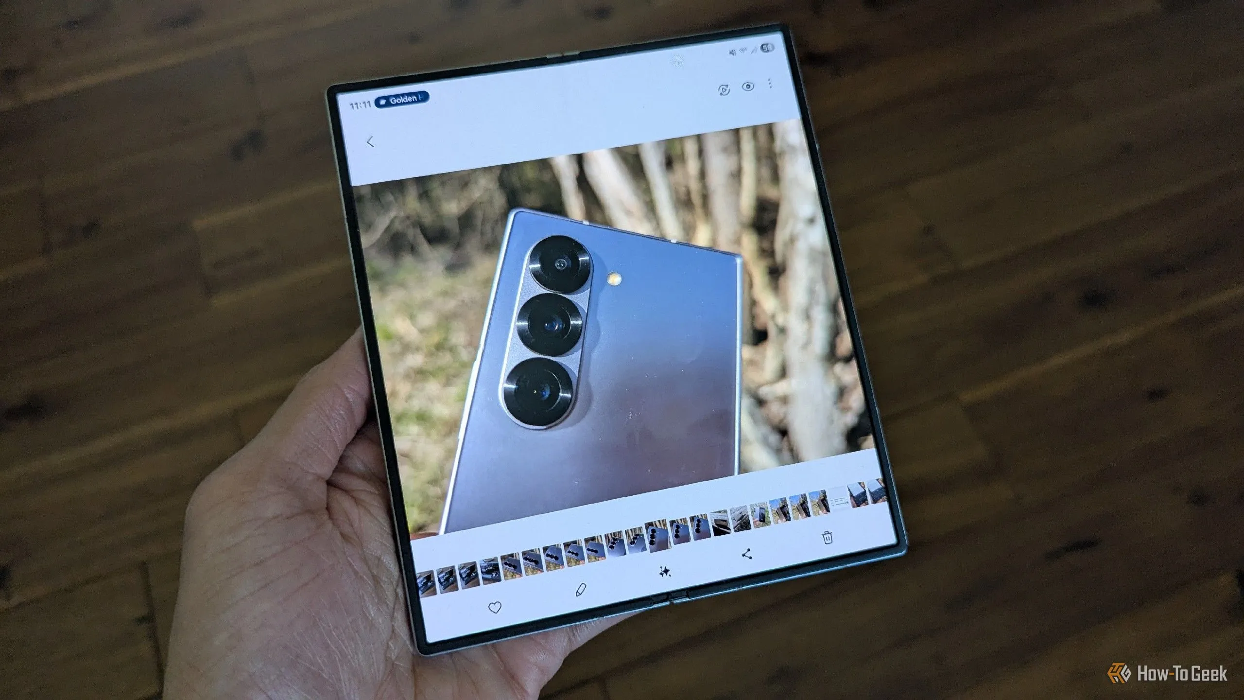 Ứng dụng Samsung Gallery hiển thị hình ảnh trên màn hình lớn 7.6 inch của Galaxy Z Fold 6, tối ưu cho việc xem lại chi tiết ảnh.